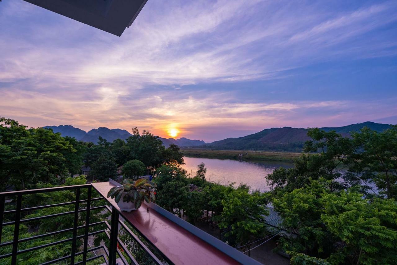 Fami Homestay Фонгня Экстерьер фото