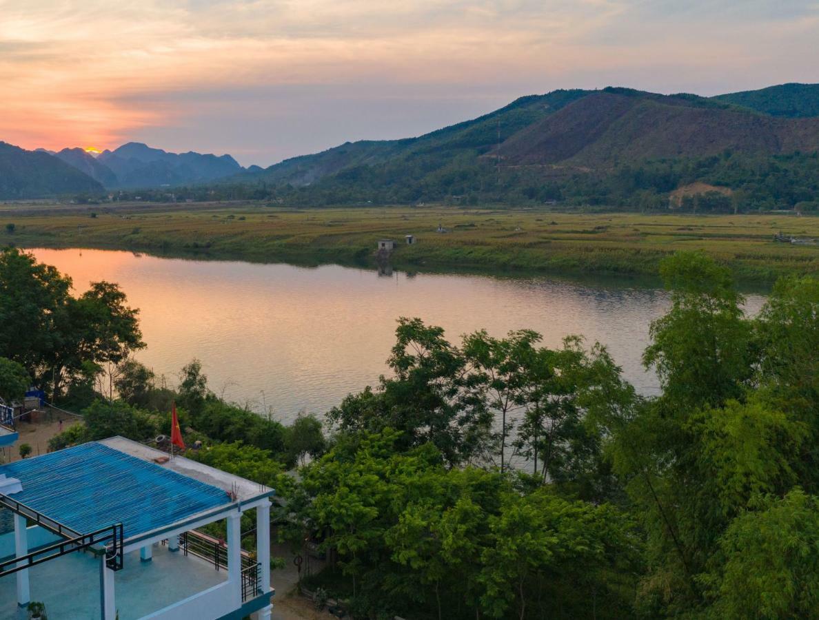 Fami Homestay Фонгня Экстерьер фото