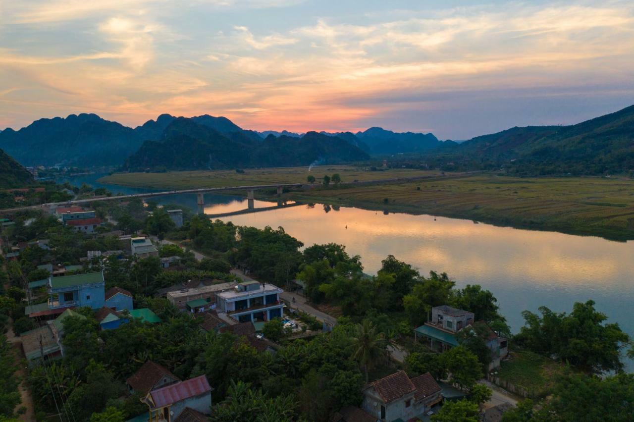 Fami Homestay Фонгня Экстерьер фото